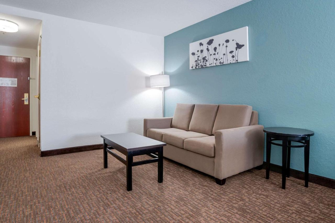 Sleep Inn & Suites Auburn Campus Area I-85 photo
