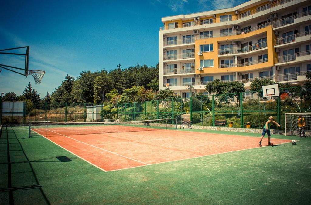 Tennis court: Destination Bulgaria 2000 Summer Private Apartments Crown, Imperial, Panorama