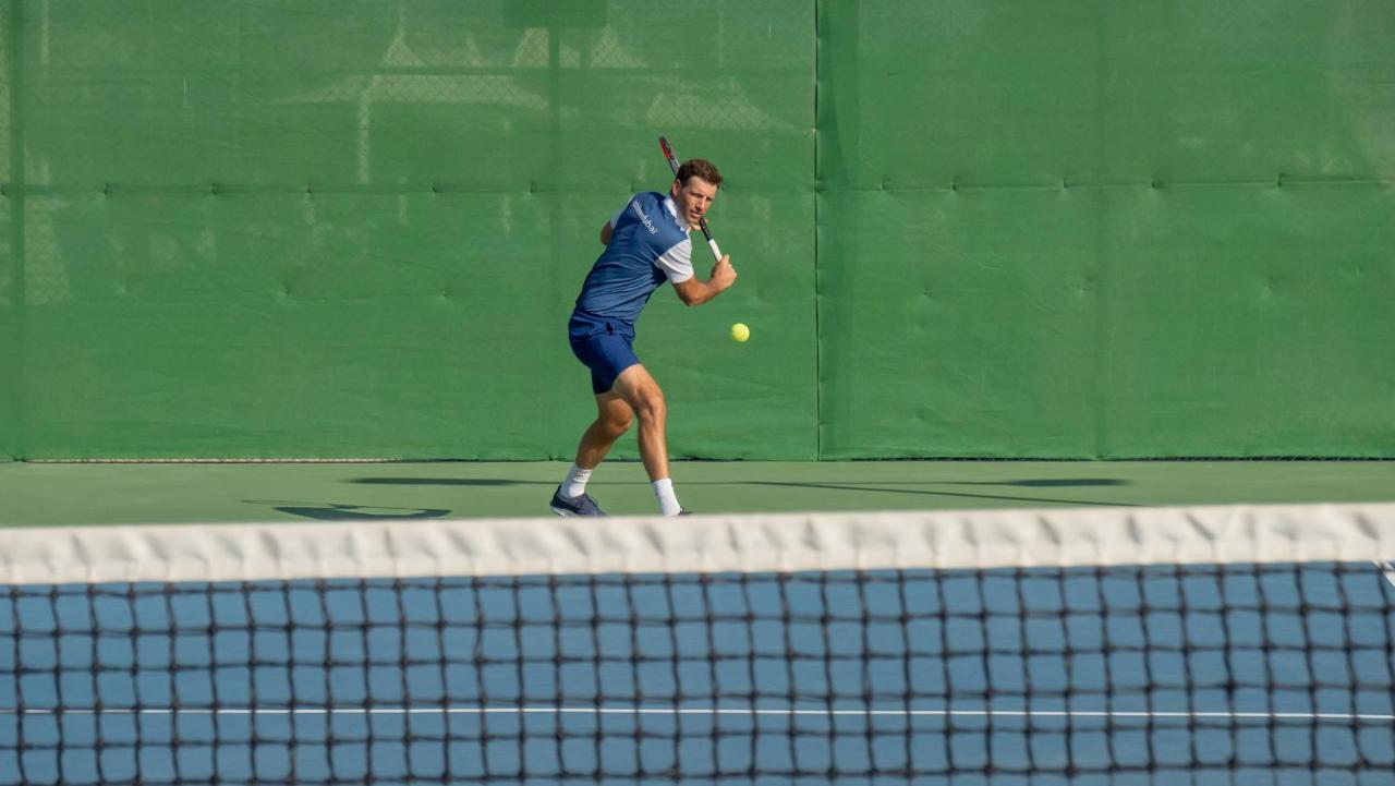 Tennis court: Park Hyatt Dubai