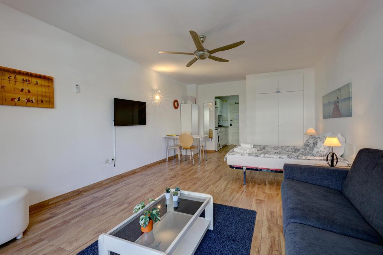 077 - Comfortable Studio in Large Holiday Complex With Water ...