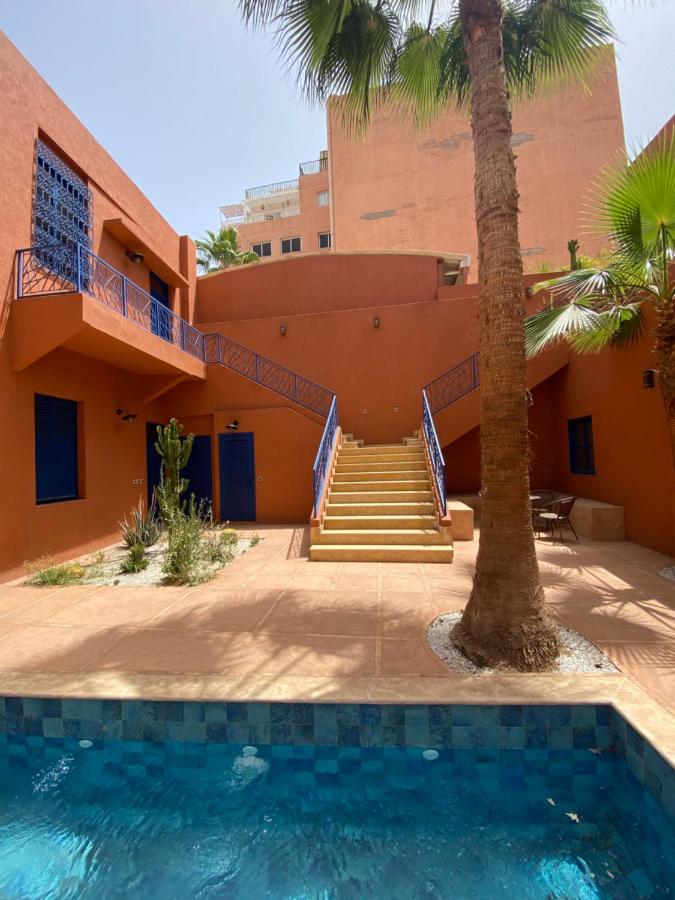 Comfy Colonial Apartments - 4