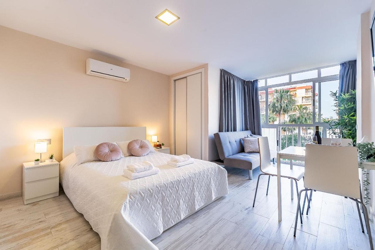 Sun Coast Benalmádena -- Superb studio with 4 pools, gardens & breakfast