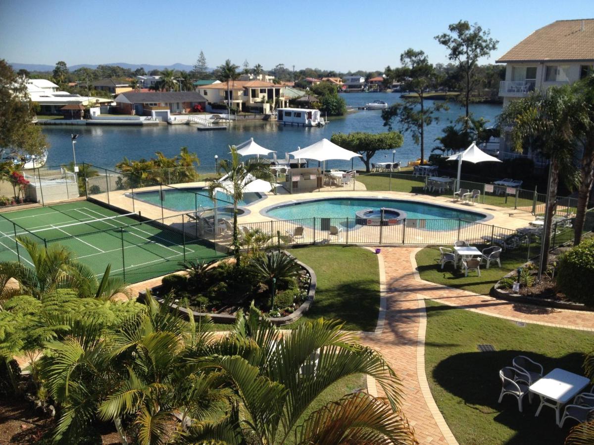 Tennis court: Pelican Cove Apartments