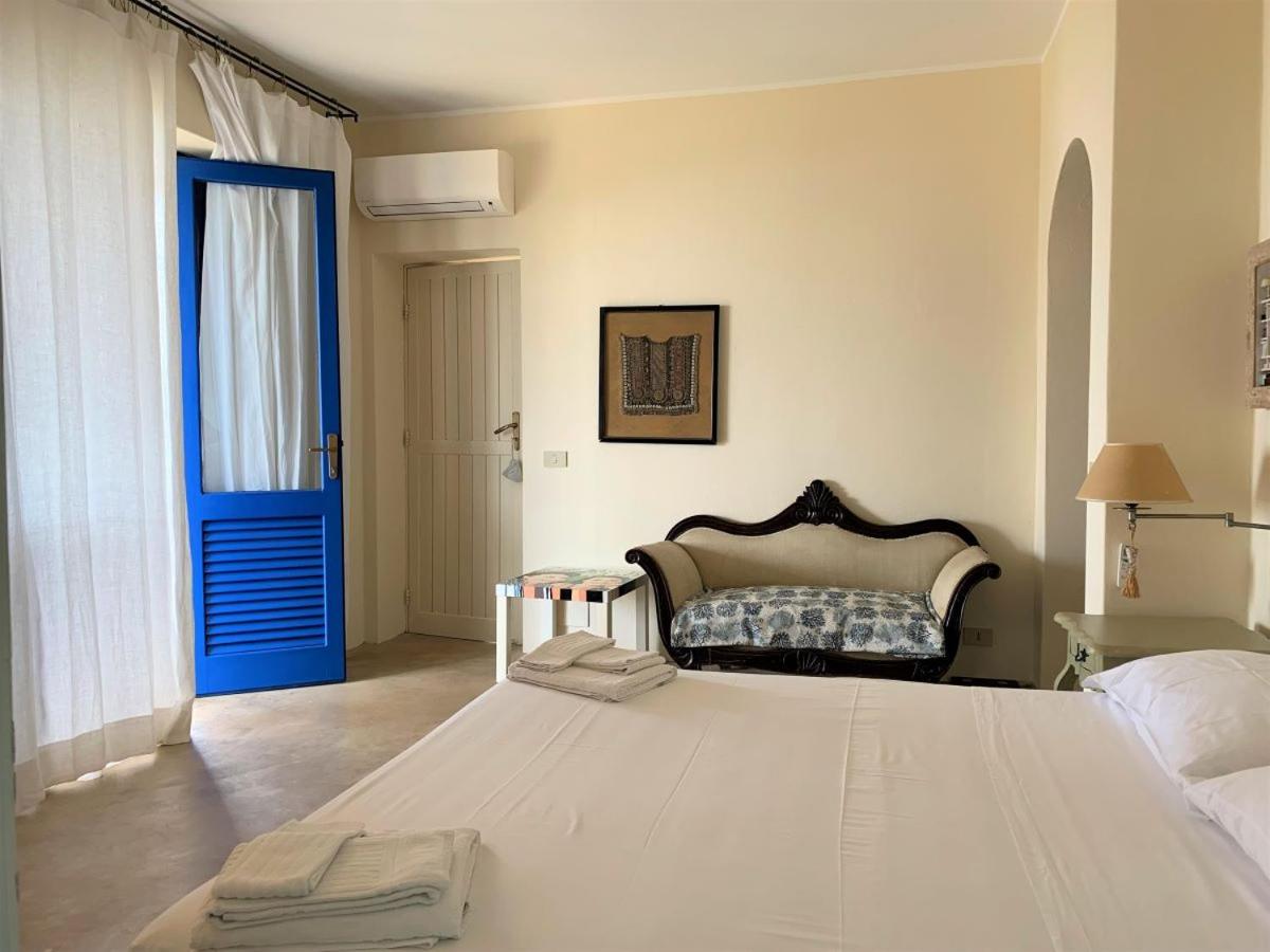 Villa Il Carrubo - elegante, con piscina e splendida vista sul mare photo