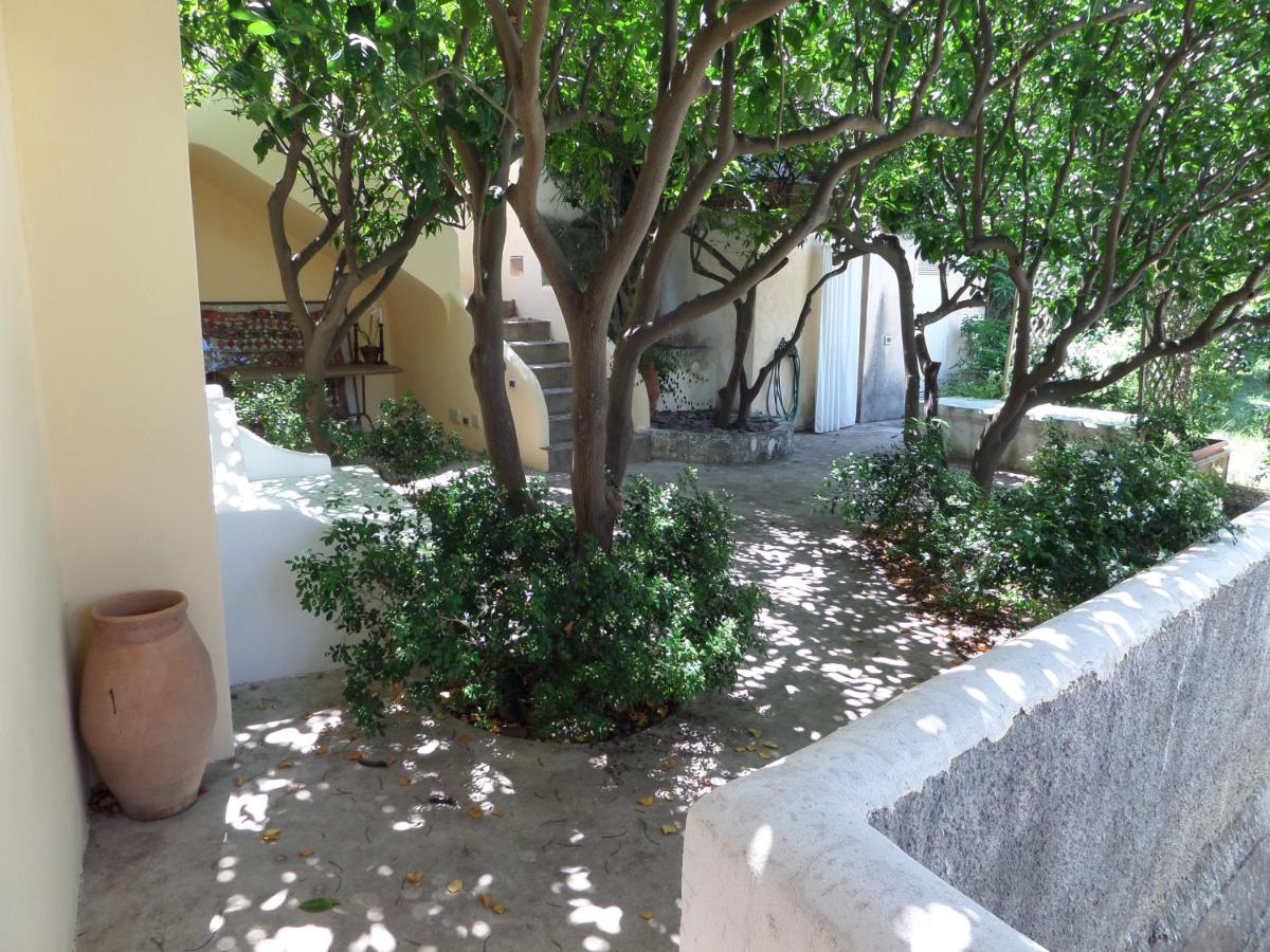 Villa Il Carrubo - elegante, con piscina e splendida vista sul mare photo