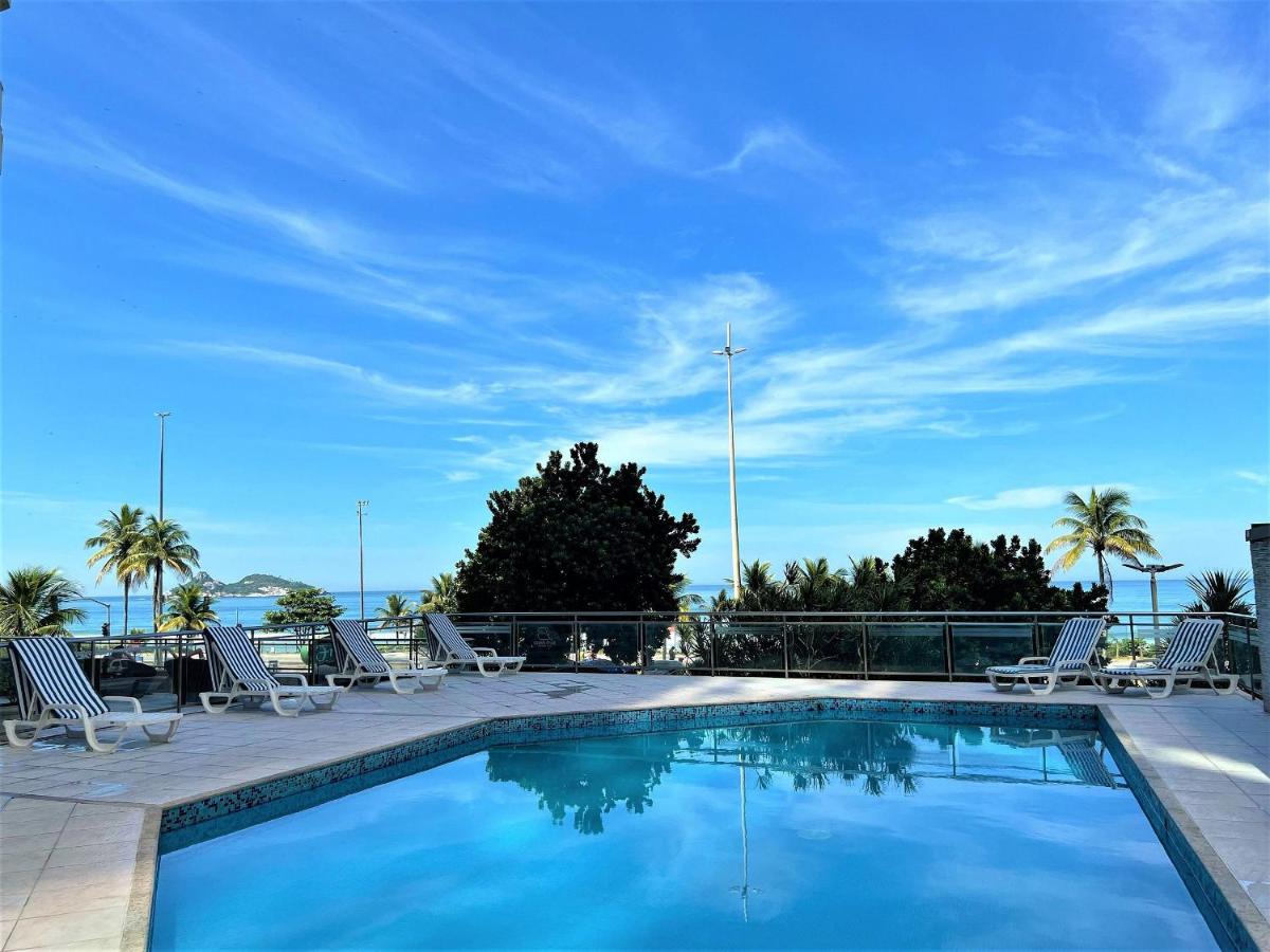 Heated swimming pool: Rental Home Barra Palace