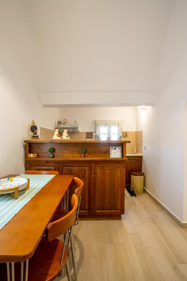 Casa Sigala arch - 3