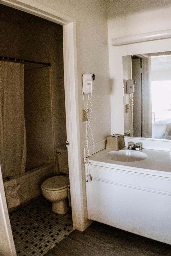 Devonshire Inn Motel — photo 6