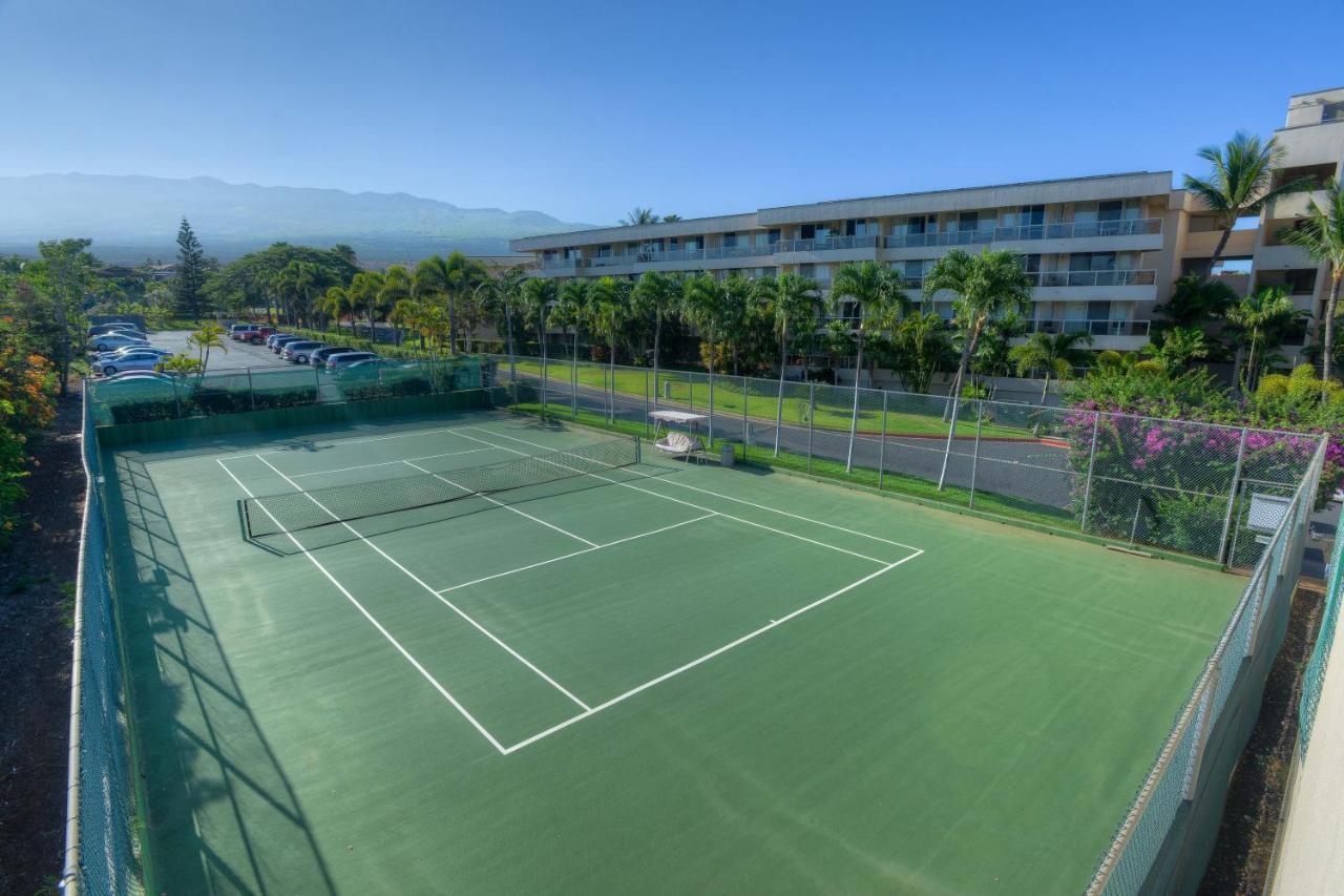 Tennis court: Maui Banyan H-503 - 1 Bedrooms, Deluxe Condo, Ocean View, 2 pools