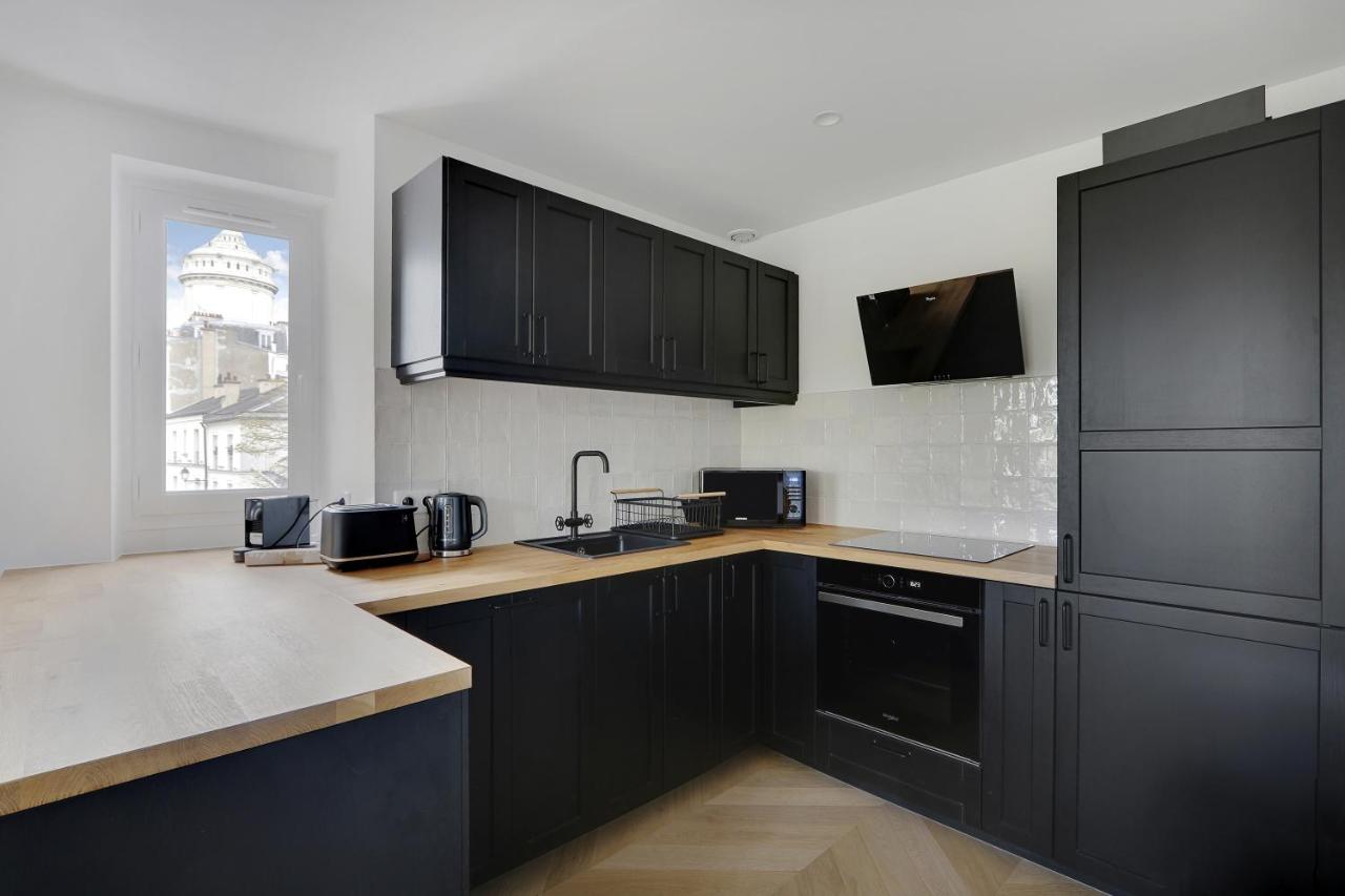 Pick A Flat's Apartment on Place du Tertre - 4