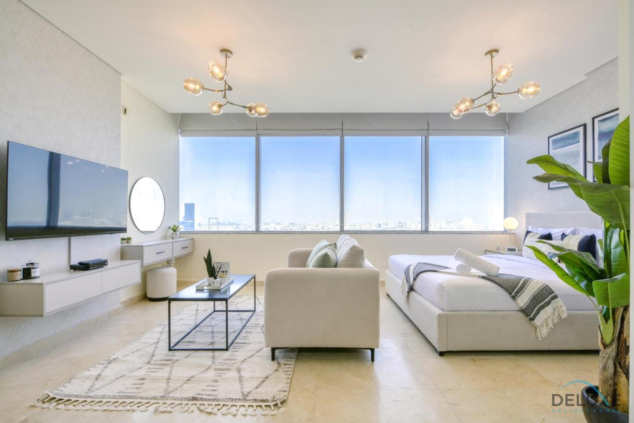 Great Deal Cozy 1BR with Pool & City Views by Deluxe Holiday Homes - 5