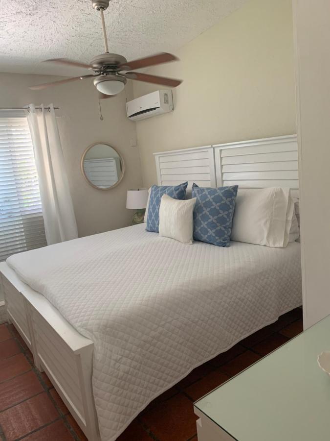 Flamboyant Beach House photo