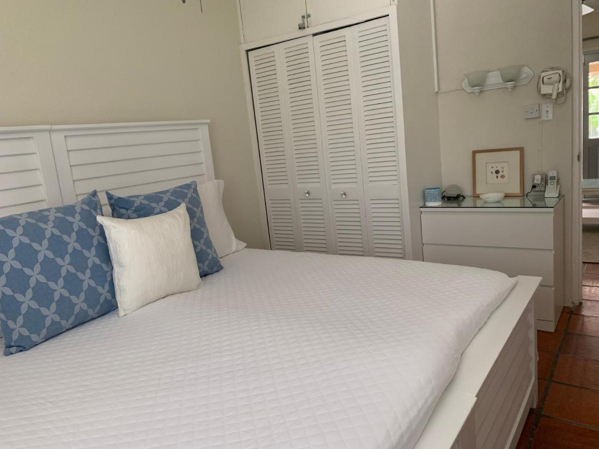 Flamboyant Beach House photo