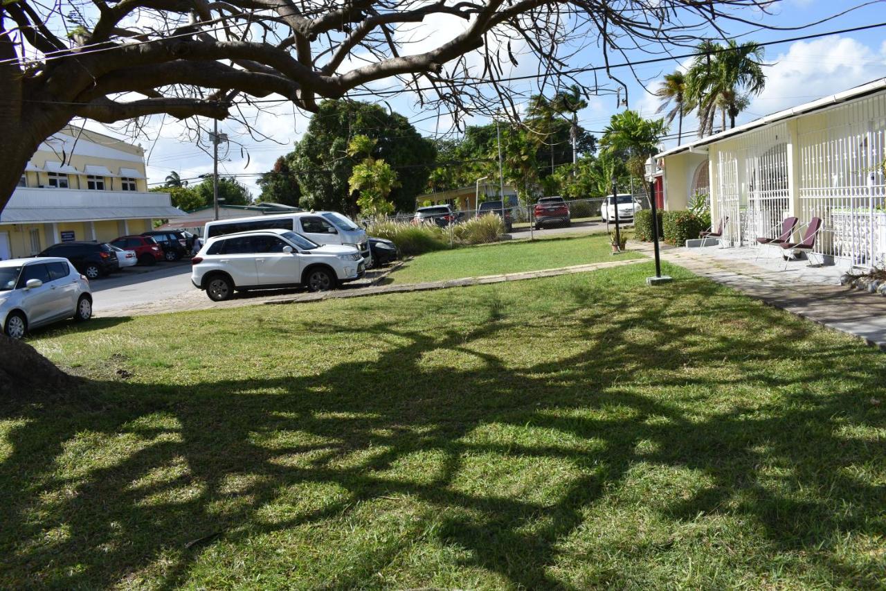 Flamboyant Beach House photo