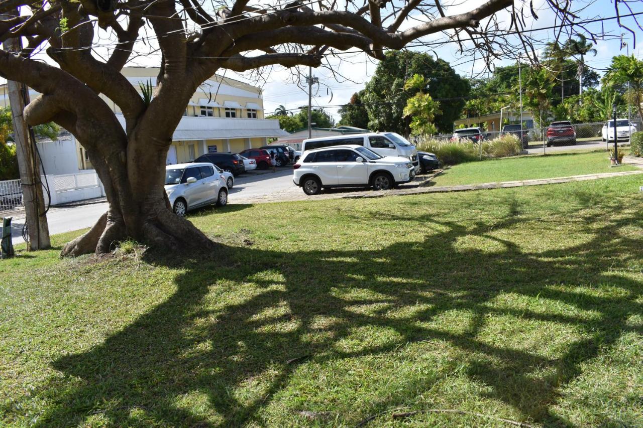 Flamboyant Beach House photo