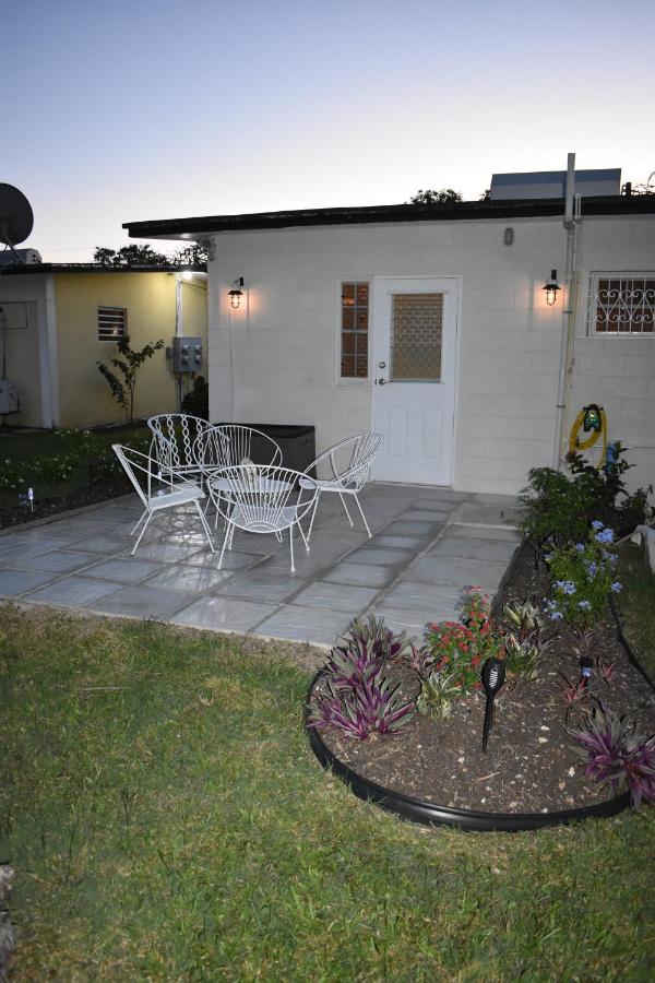 Flamboyant Beach House photo