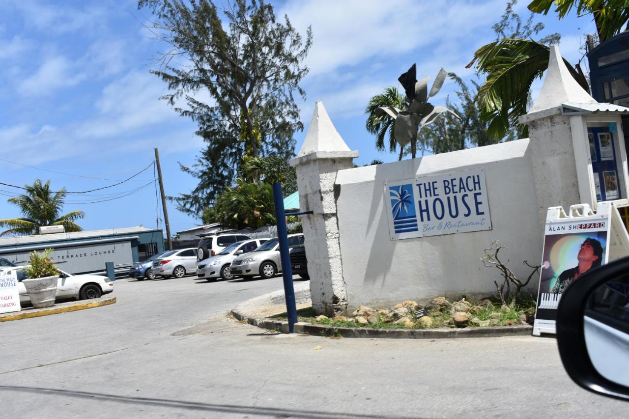 Flamboyant Beach House photo