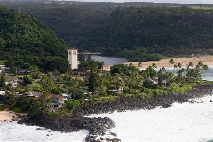 Waimea Point Oceanfront House - (with Air Conditioning) photo