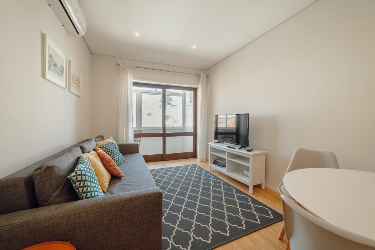 Downtown Design Apartment With Balcony by Vacationy - 5