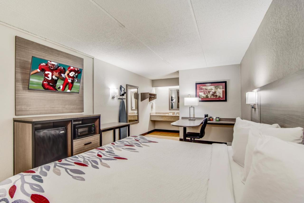 Image: Red Roof Inn Columbia East - Ft Jackson