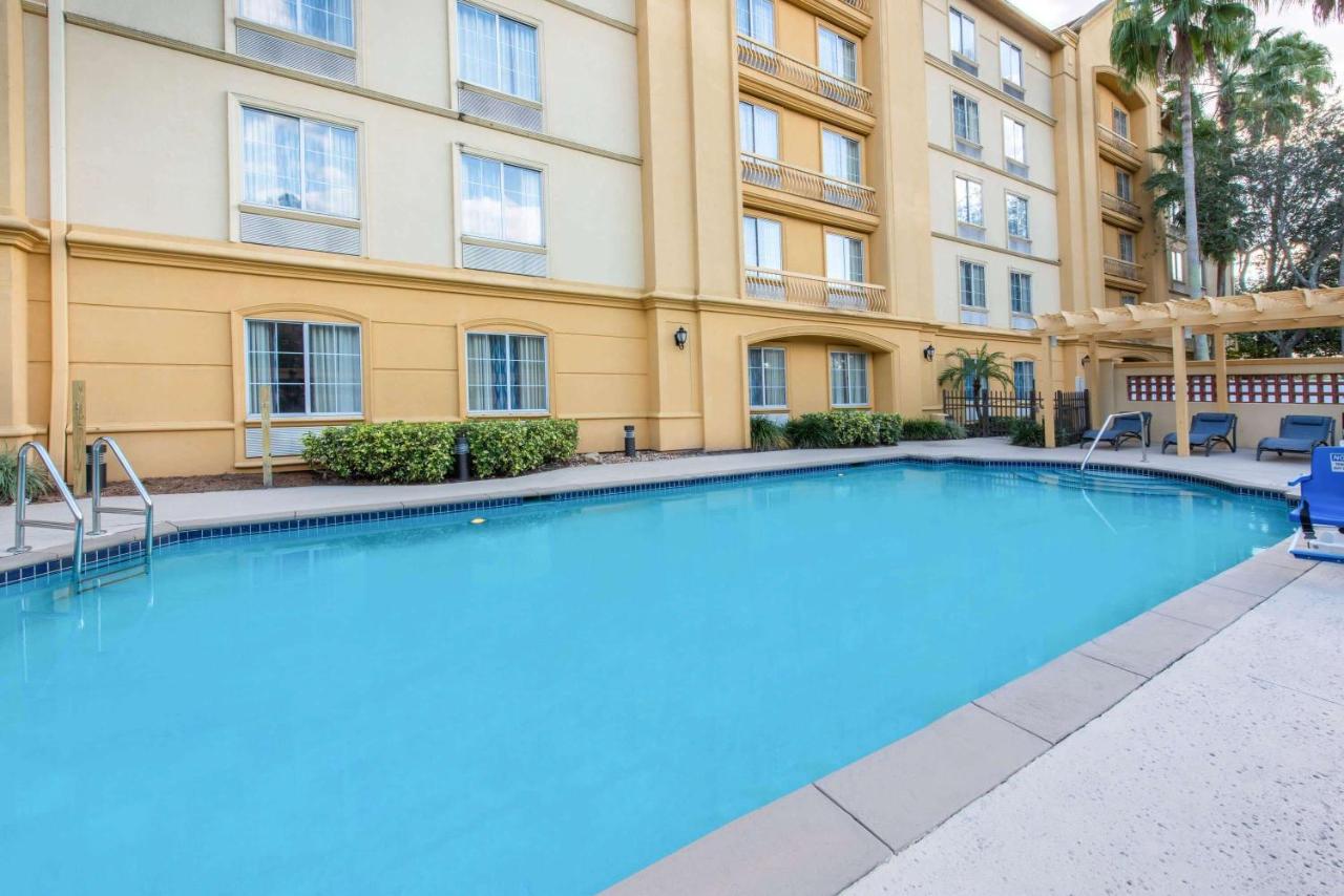Regency Inn & Suites — photo 3