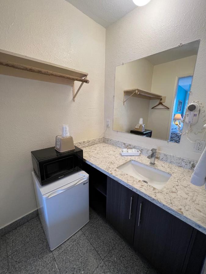 National 9 Motel — photo 16