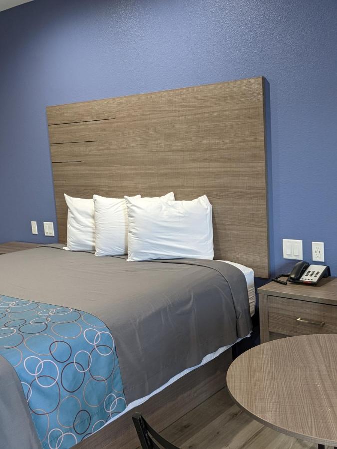 Holiday Inn Motel — photo 15