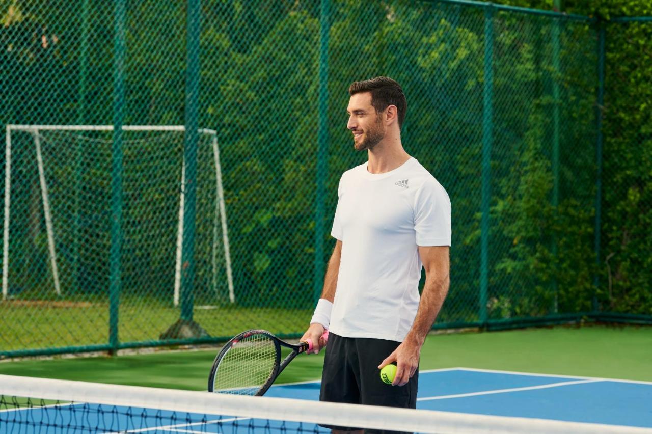 Tennis court: Santiburi Koh Samui