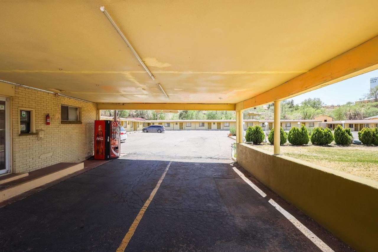 La Mesa Motel — photo 11