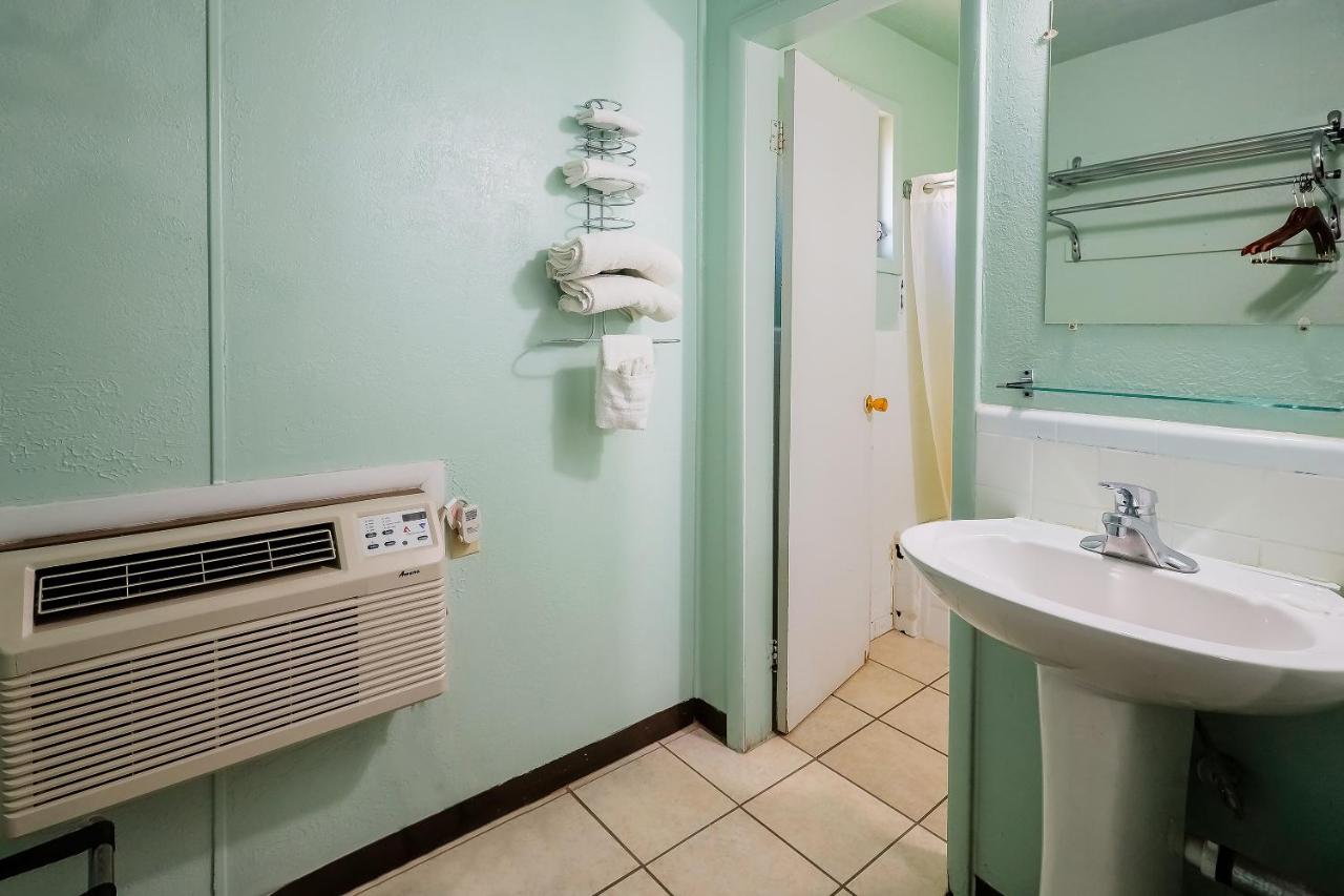 La Mesa Motel — photo 8