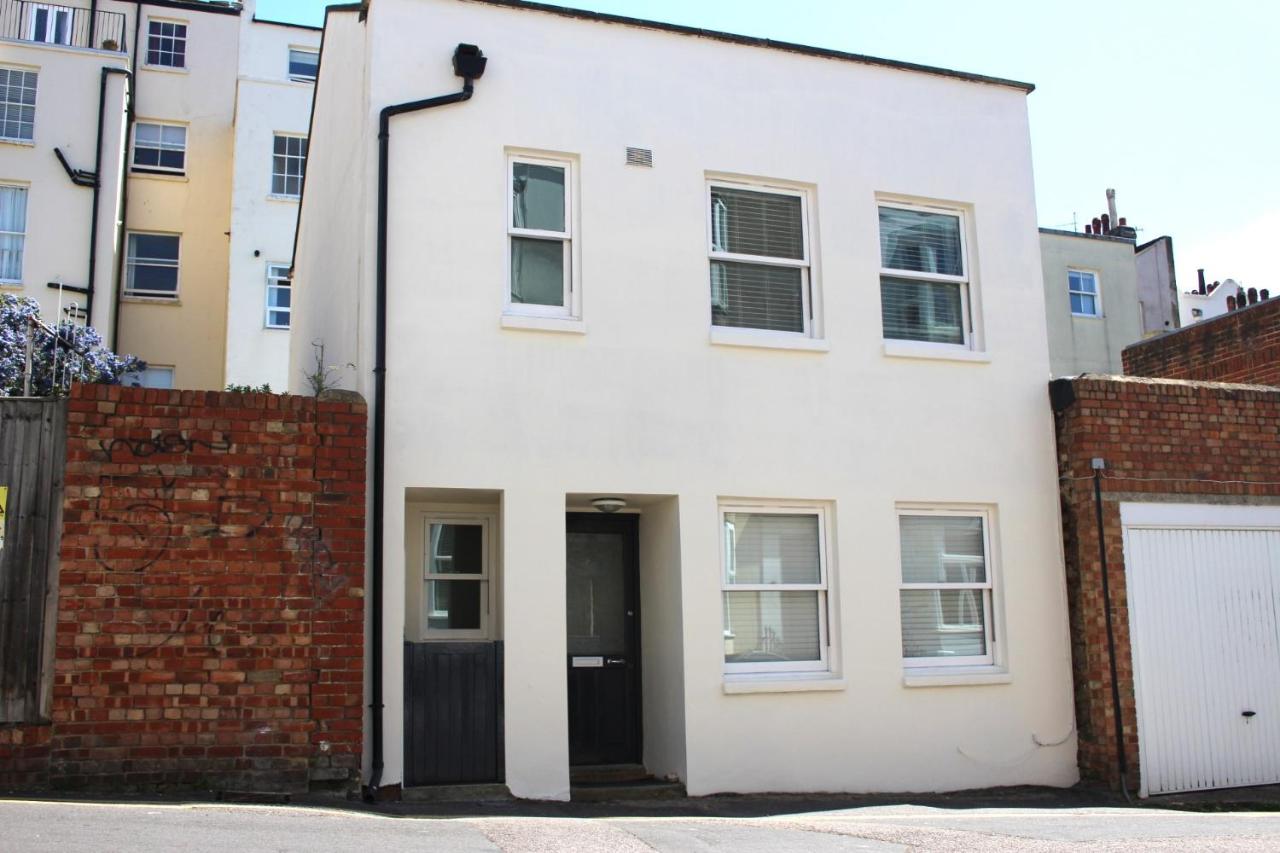 Central Hove, Entire 2 Bed House