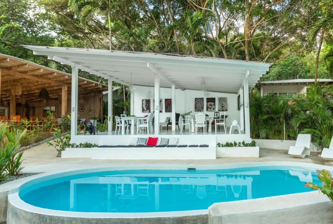 Gigi Brown Beachfront Santa Teresa photo
