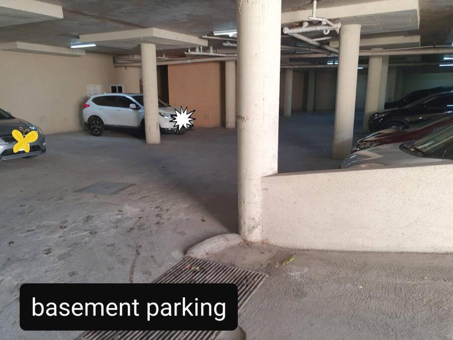 Central Upscale New Kingston Apt with pool - 5