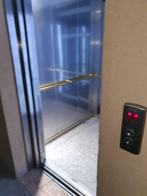 Central Upscale New Kingston Apt with pool - 4