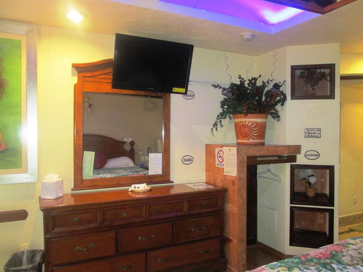 Hotel Real Azteca - 2