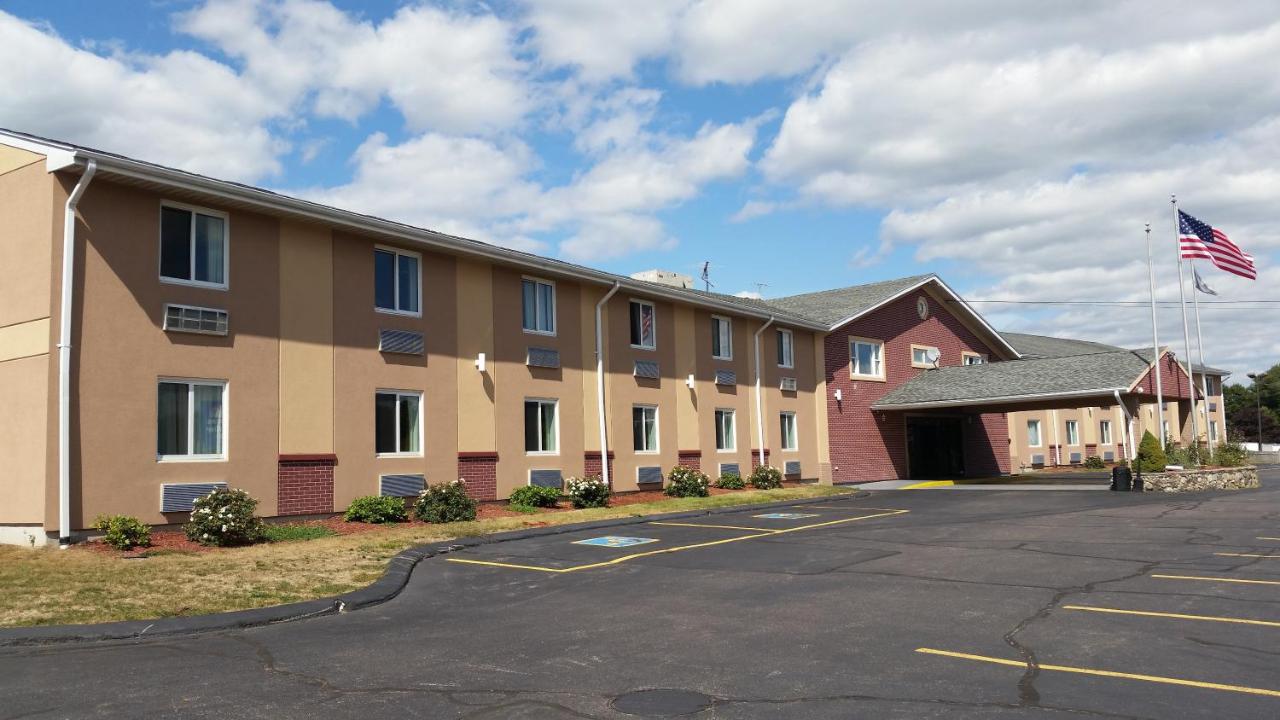 Americas Best Value Inn Foxboro — photo 9
