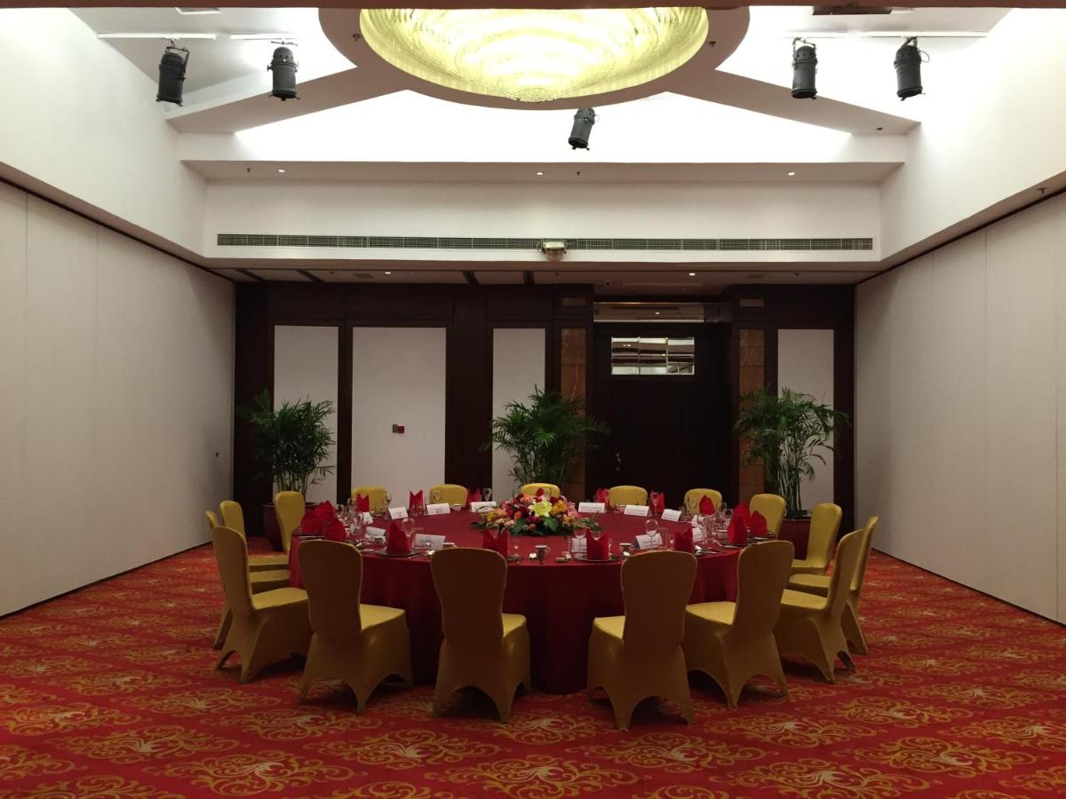 Metropark Lido Hotel Beijing photo