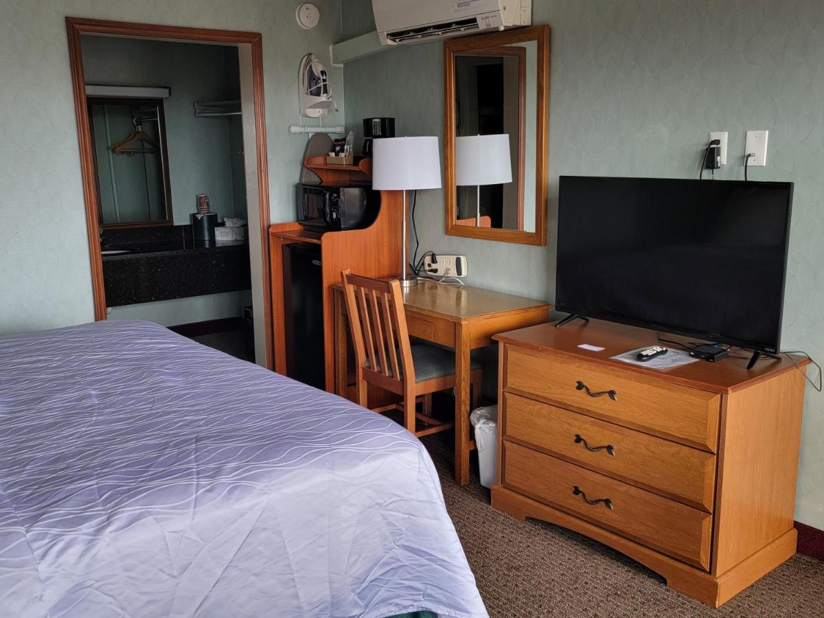 American Inn & Suites — photo 6