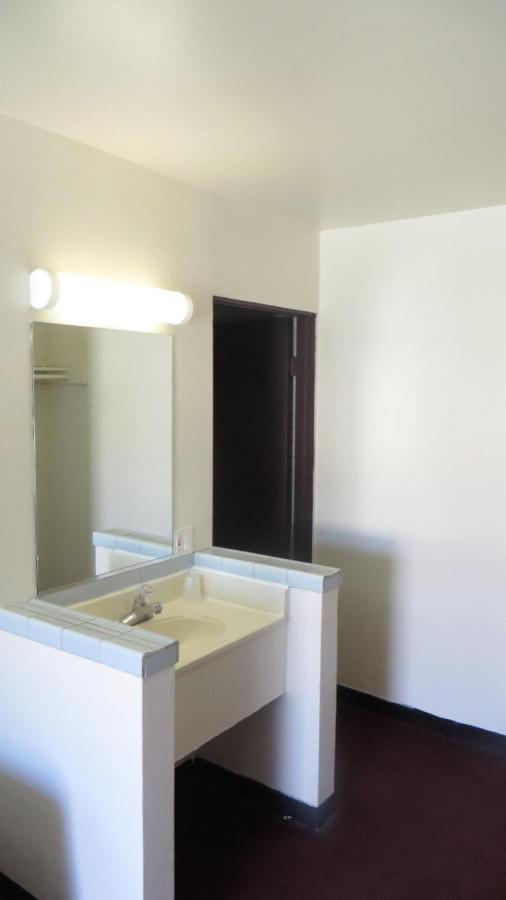 Eagle Rock Motel - 3