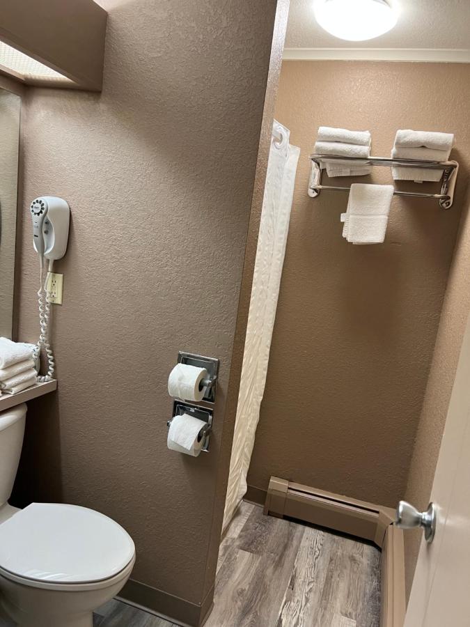 Viking Arms Inn - Ludington — photo 8