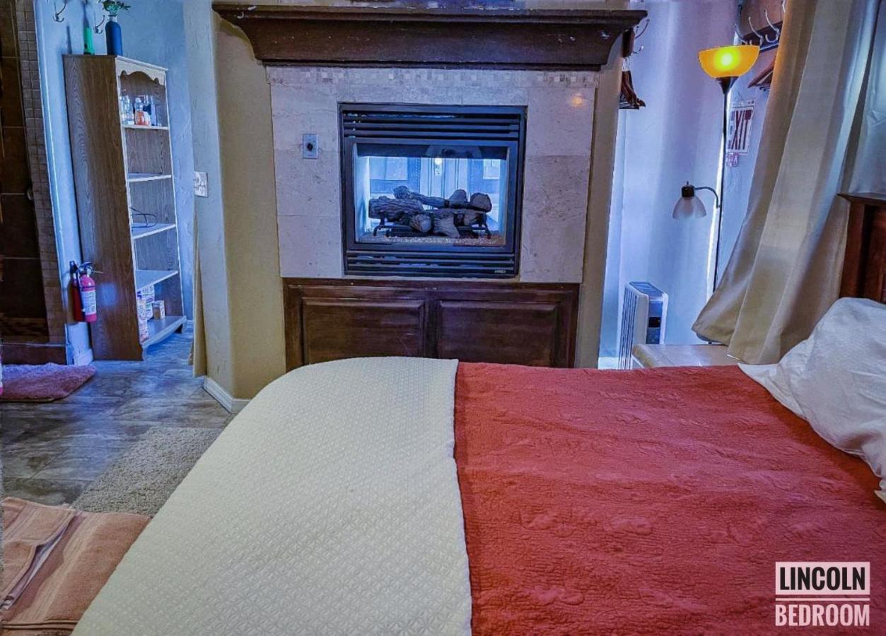 Sundance Private Bedroom & Bathroom — photo 11