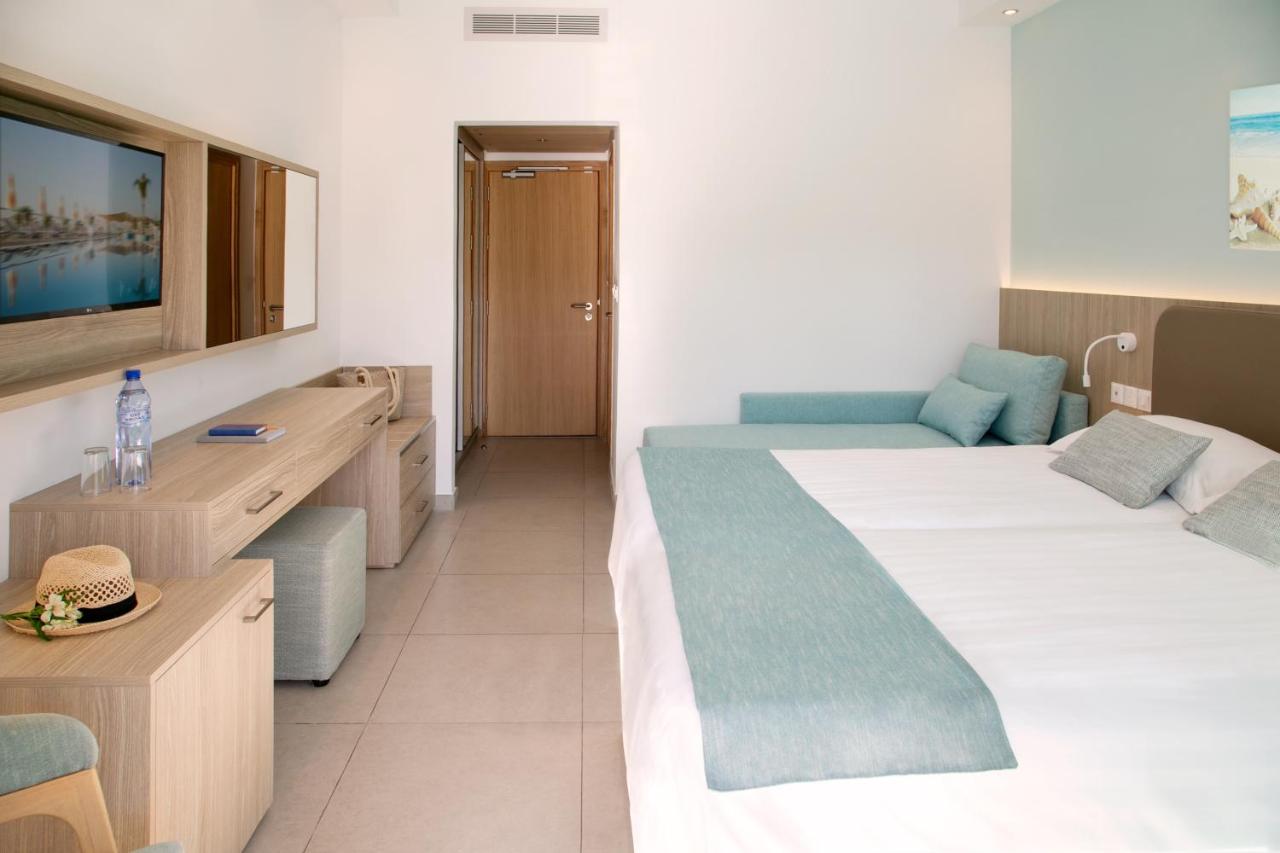 Asterias Beach Hotel photo