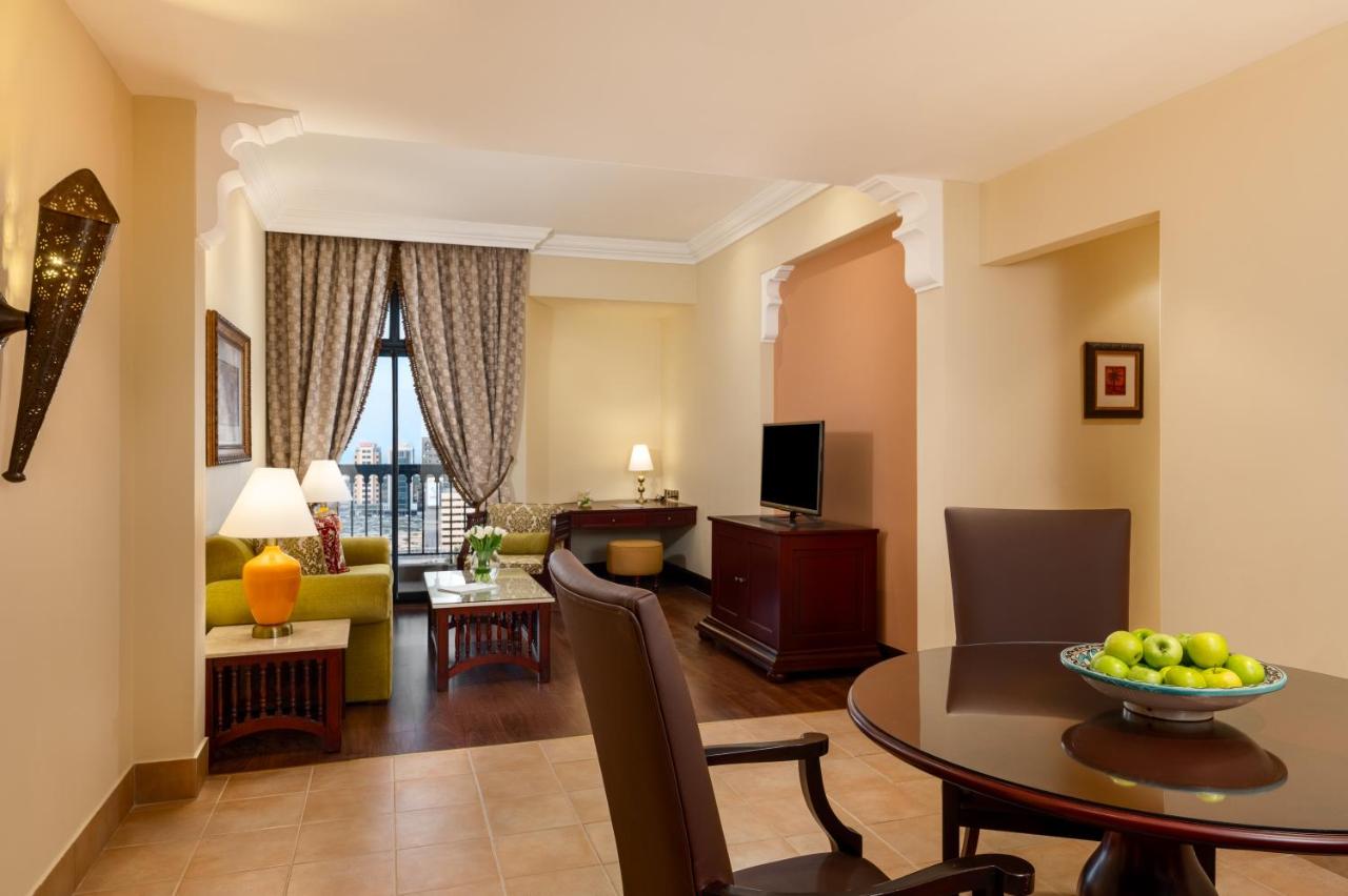 Mercure Grand Hotel Seef - All Suites photo