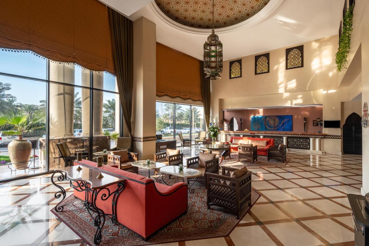 Mercure Grand Hotel Seef - All Suites photo