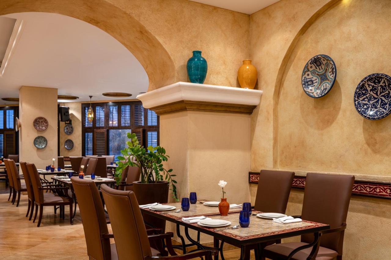 Mercure Grand Hotel Seef - All Suites photo