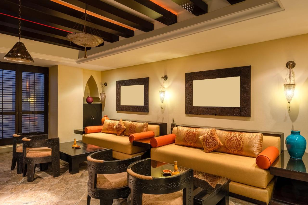 Mercure Grand Hotel Seef - All Suites photo
