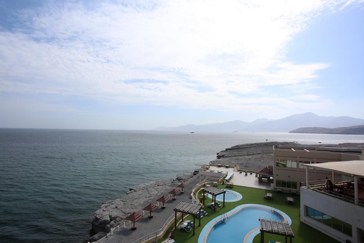 Heated swimming pool: Atana Khasab Hotel