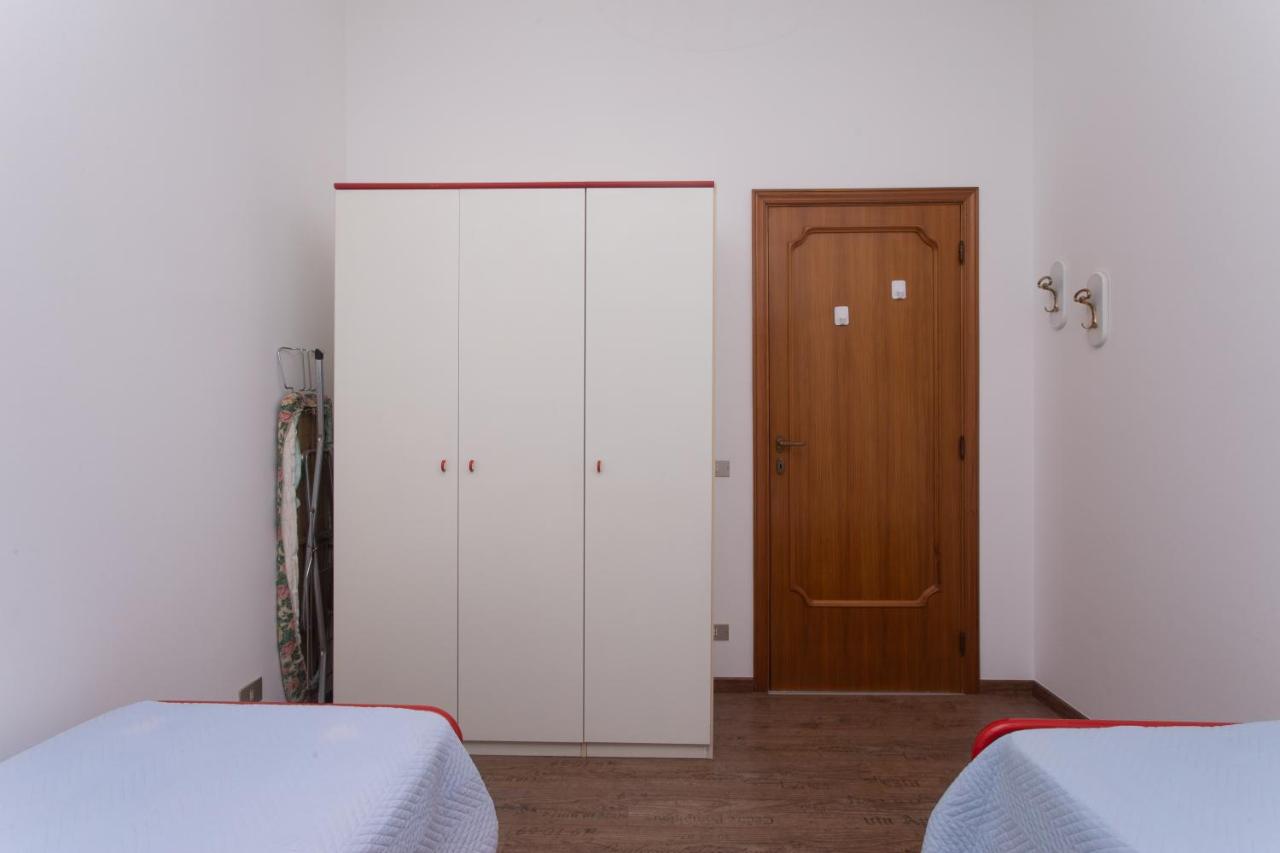 S168 - Sirolo, ampio trilocale comodo ai servizi photo