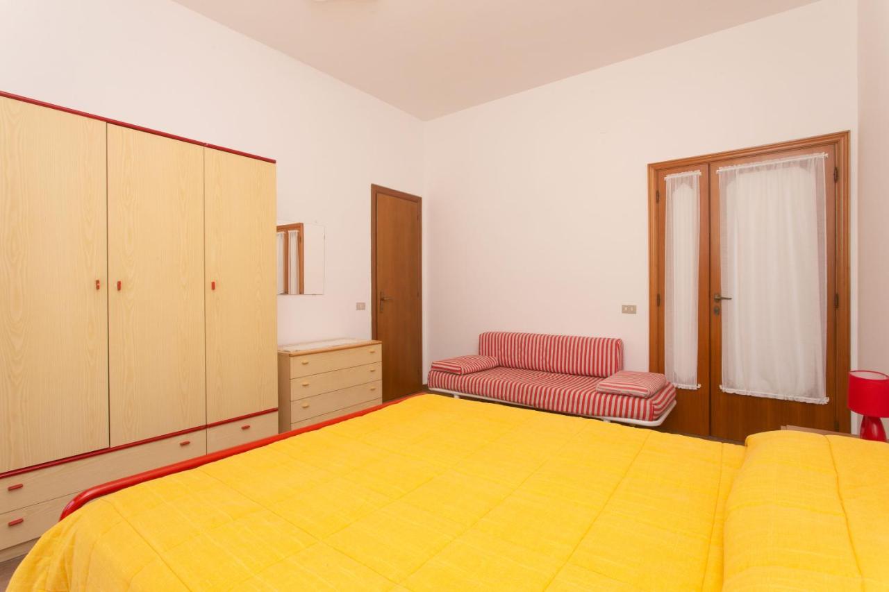 S168 - Sirolo, ampio trilocale comodo ai servizi photo
