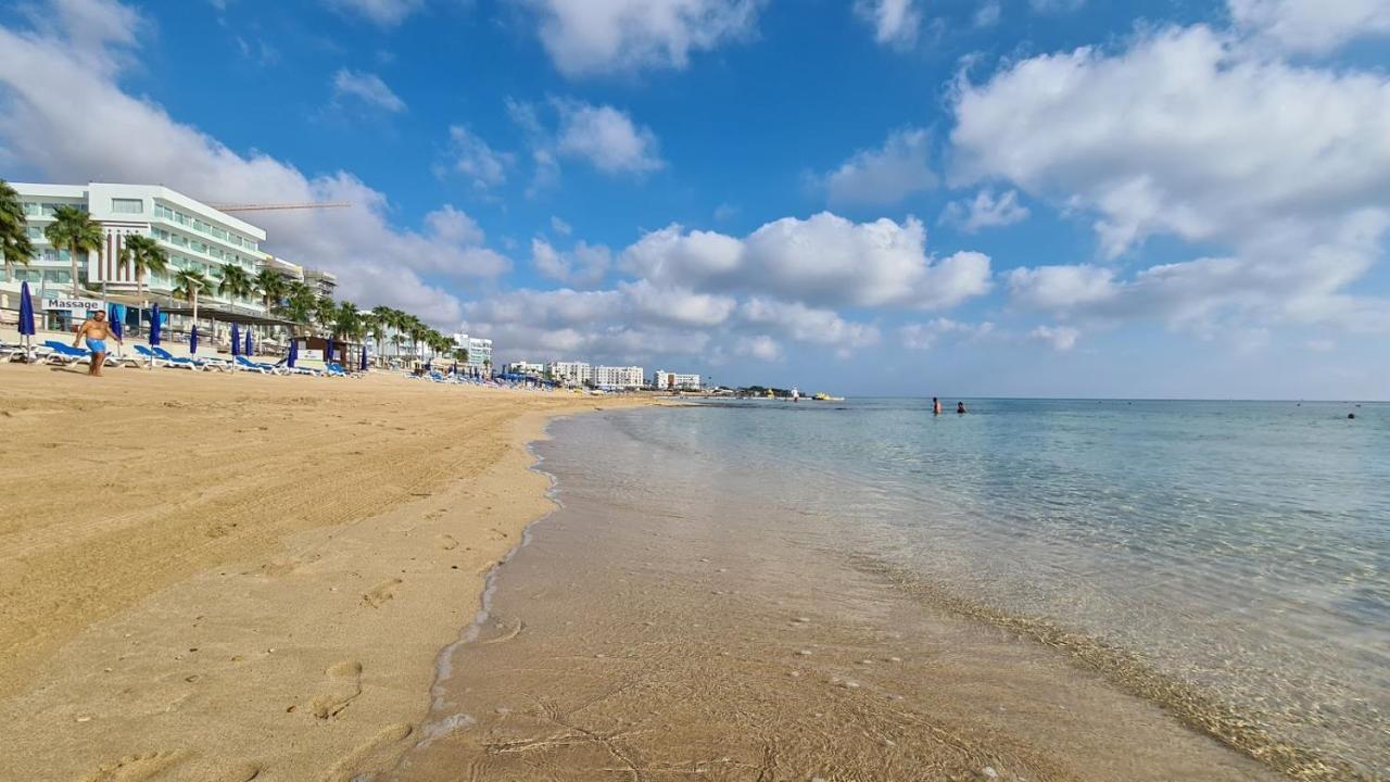 Odessa Beach Hotel photo